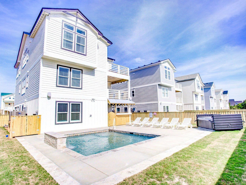 4059 - Bikinis & Martinis 4059 - Bikinis & Martinis